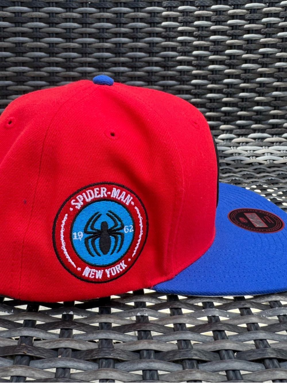 Marvel Spider-Man Mens Red and Blue Snapback Hat - Picture 2 of 6